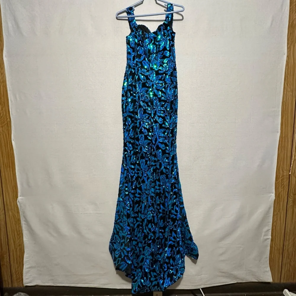 NWT Amelia Couture Sequin Print Off Shoulder Gown - size 6 - Picture 5 of 9